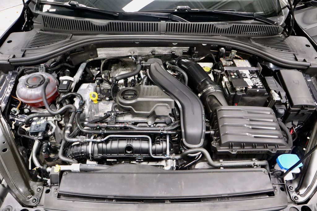 Used 2025 Volkswagen Jetta SE image 16