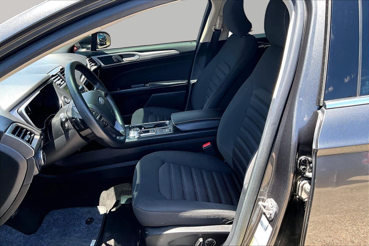 Certified 2019 Ford Fusion SE FWD image 10