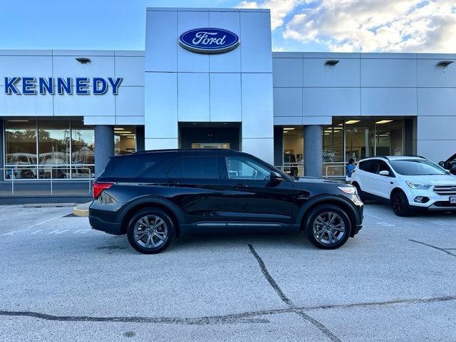 Certified 2023 Ford Explorer XLT w/ Equipment Group 202A AWD/4WD image 25