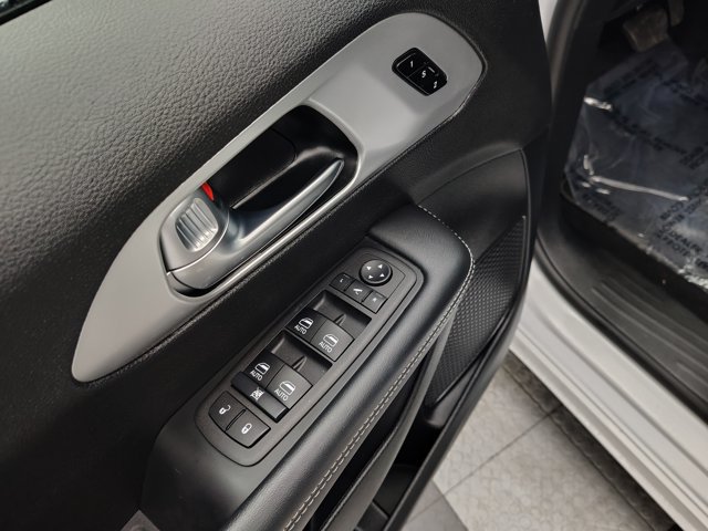 Used 2026 Chrysler Pacifica Limited w/ S Appearance Package FWD image 21