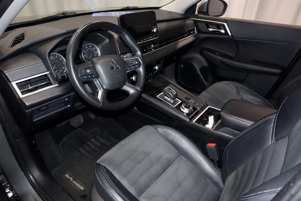 Used 2022 Mitsubishi Outlander SE AWD/4WD image 26