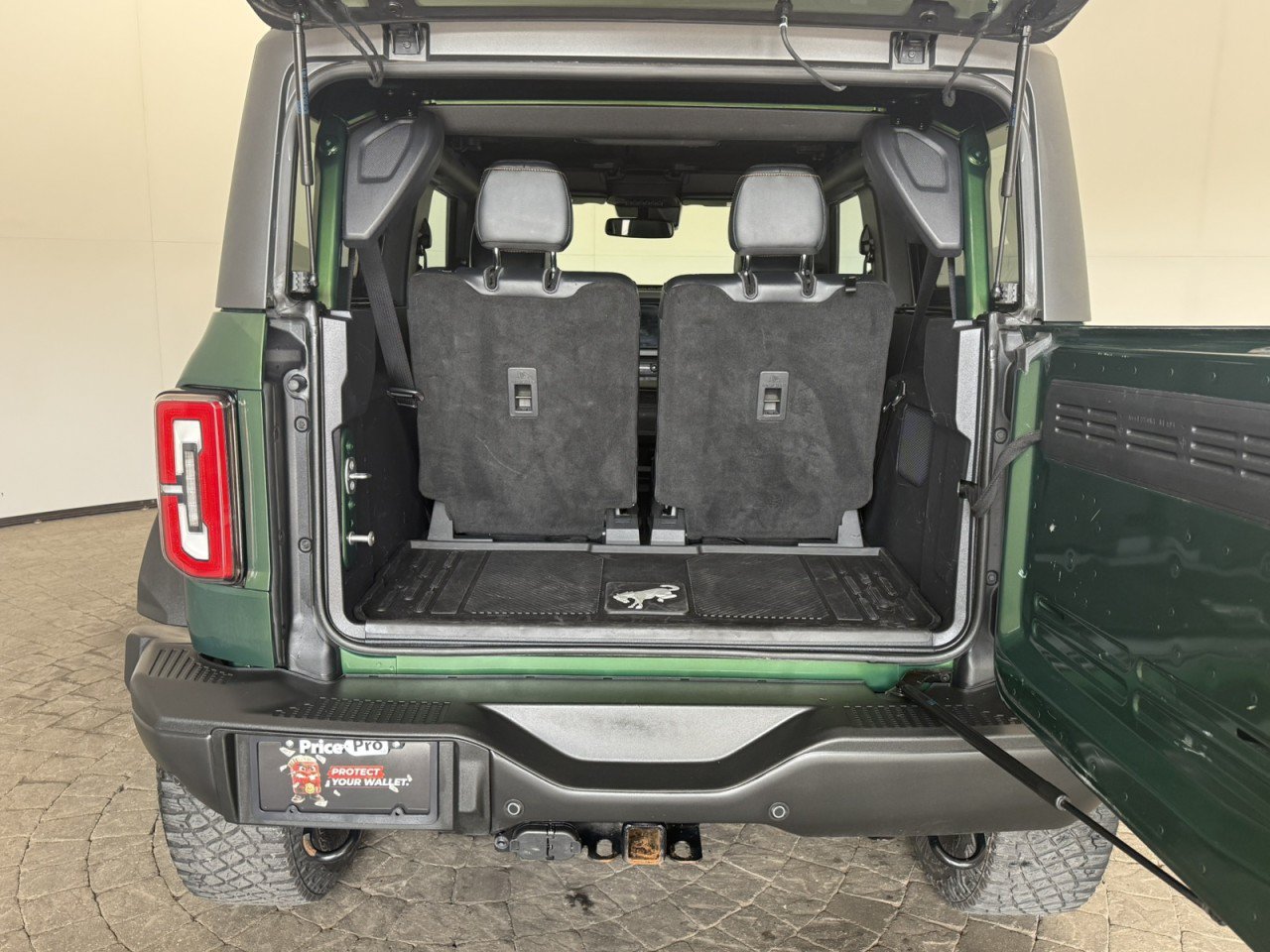 Certified 2023 Ford Bronco Badlands w/ Sasquatch Package AWD/4WD image 7