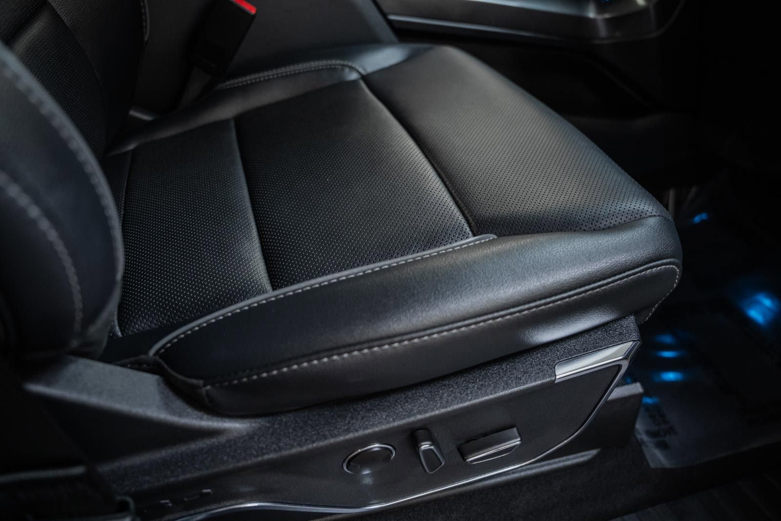 Certified 2023 Ford F150 Lariat w/ Equipment Group 502A High image 45