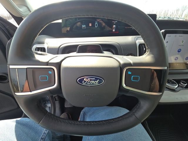 Certified 2025 Ford Expedition Active image 40