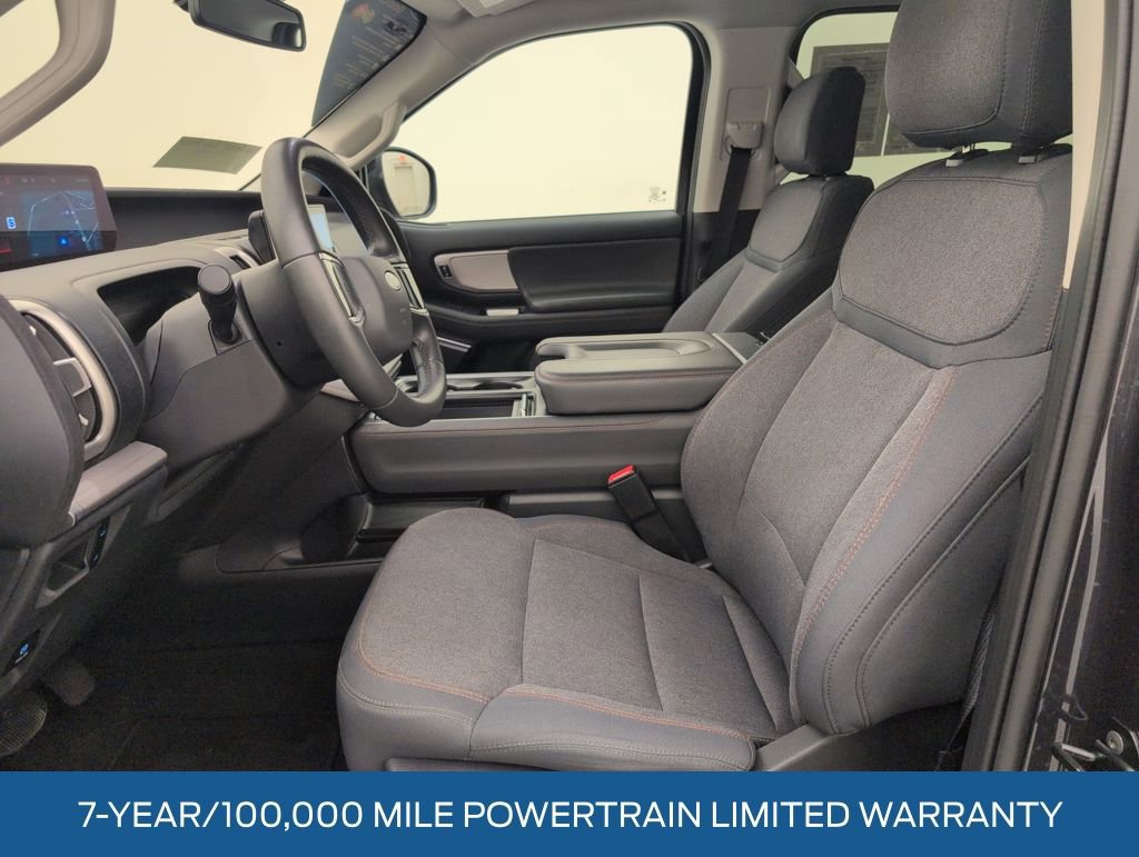 Certified 2025 Ford Expedition Active image 4