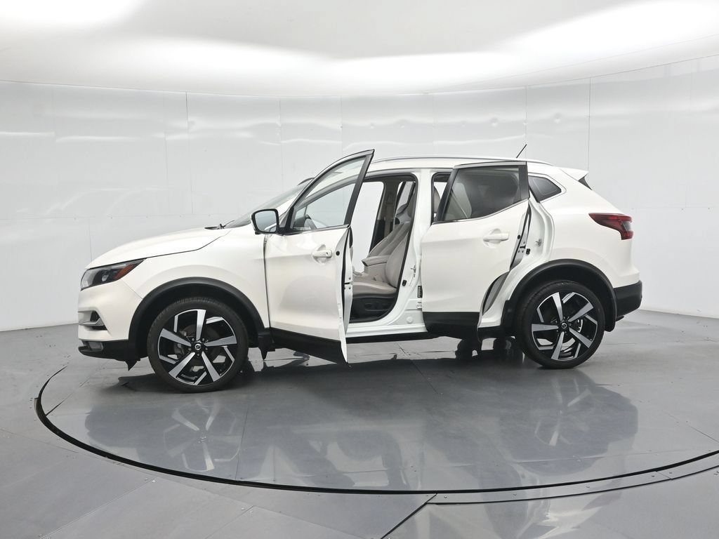 Used 2020 Nissan Rogue Sport SL w/ Premium Package FWD image 38