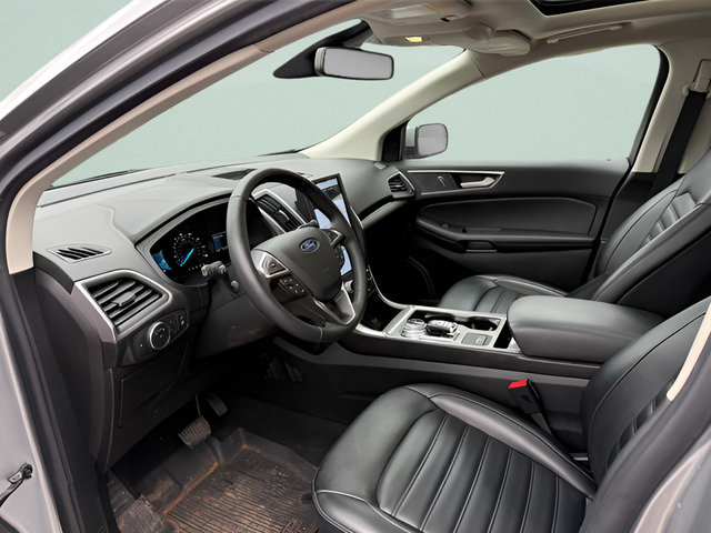 Certified 2022 Ford Edge SEL w/ Convenience Package AWD/4WD image 4
