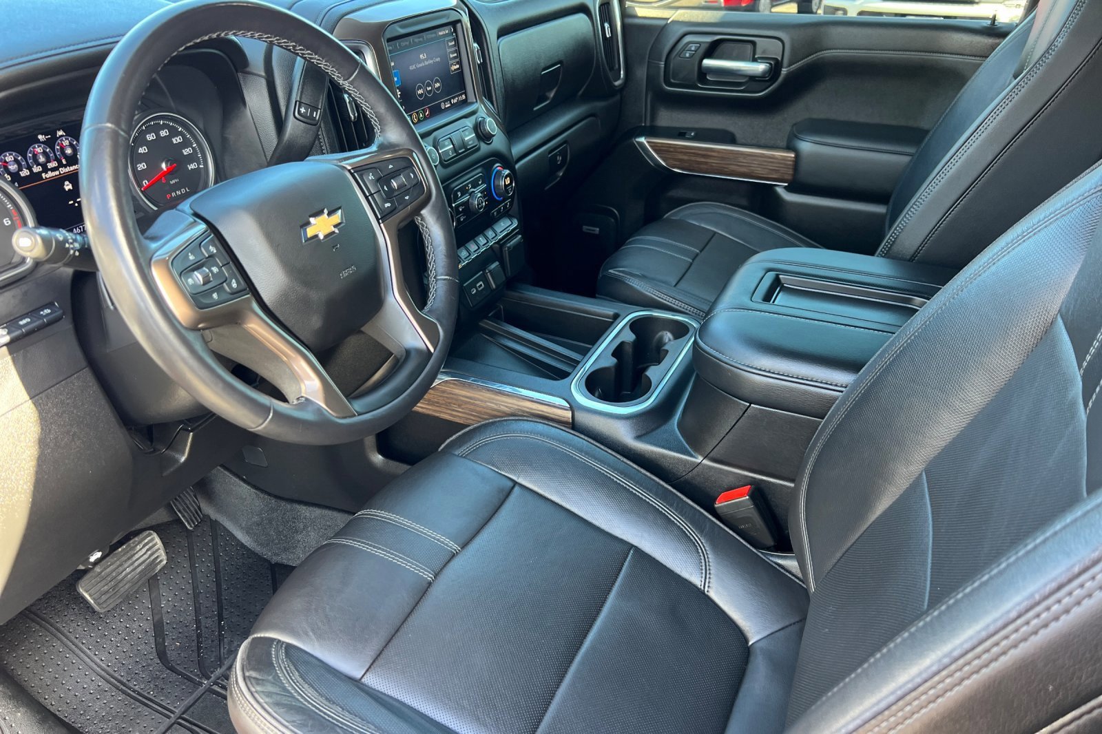 Used 2020 Chevrolet Silverado 1500 High Country w/ Technology Package image 11