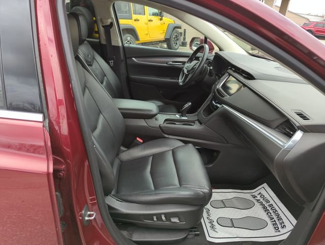 Used 2017 Cadillac XT5 Premium Luxury w/ LPO, Wheel Lock Package image 24