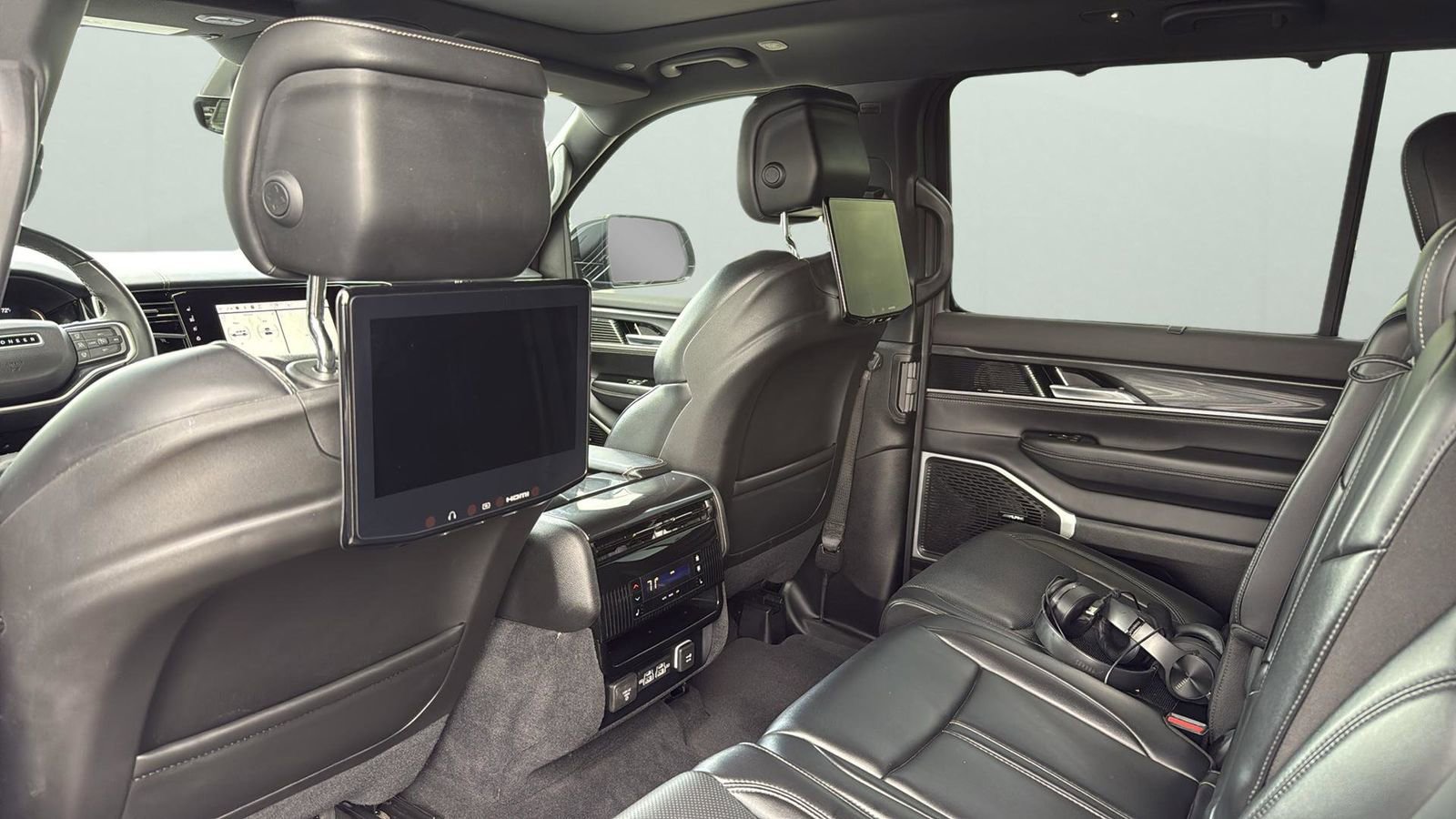 Used 2022 Jeep Wagoneer Series I w/ Convenience Group I image 29