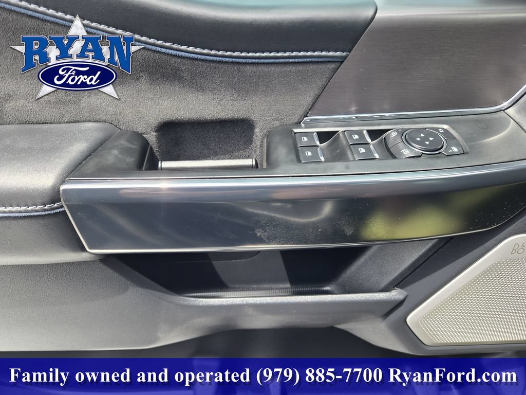 Certified 2025 Ford F150 Platinum w/ Equipment Group 702A High AWD/4WD image 17
