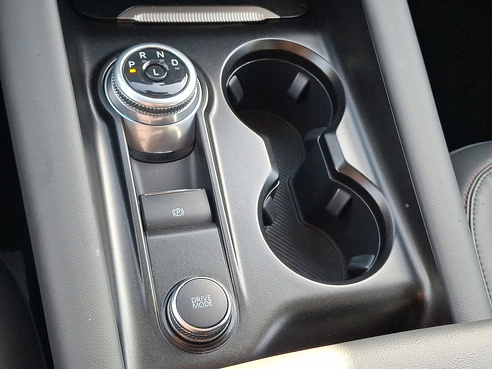 Certified 2025 Ford Explorer Active w/ Active Comfort Package image 14