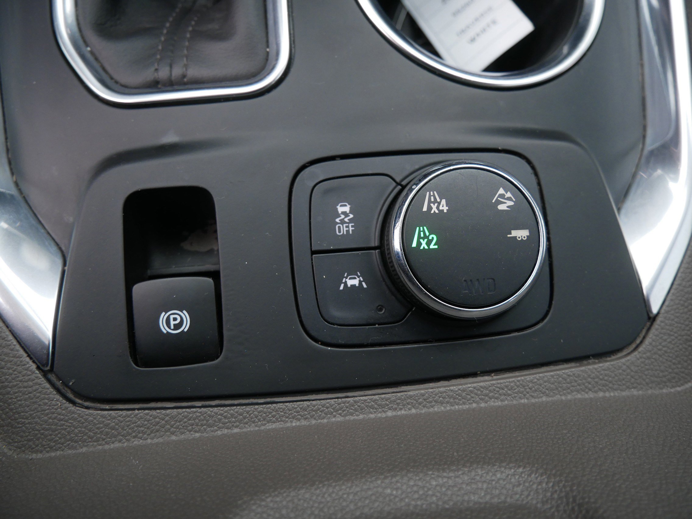 Used 2020 Chevrolet Traverse Premier image 34