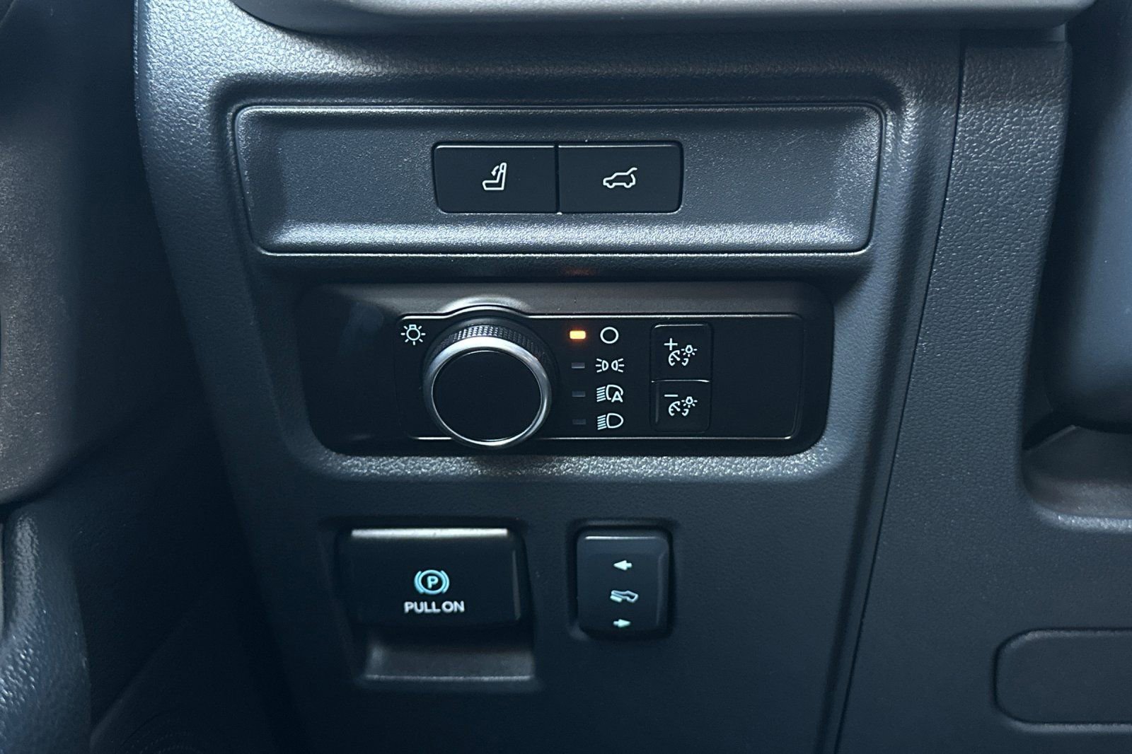 Certified 2024 Ford Expedition XLT image 30