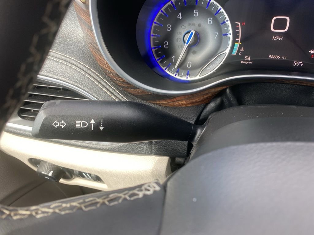 Used 2022 Chrysler Pacifica Limited image 31