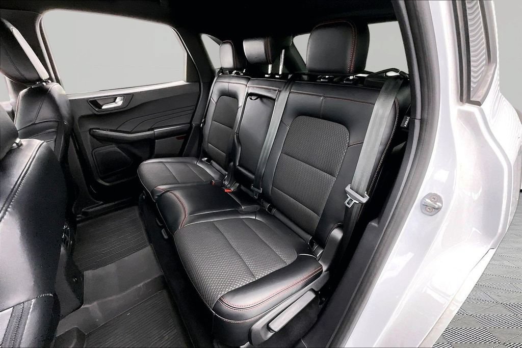 Certified 2023 Ford Escape ST-Line Select AWD/4WD image 26