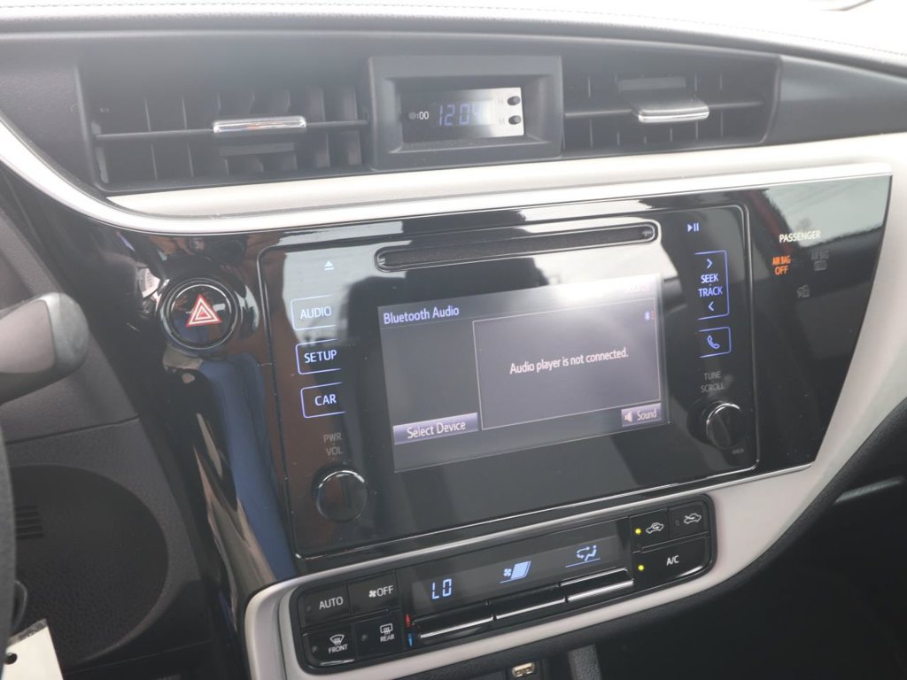 Used 2017 Toyota Corolla LE FWD image 18