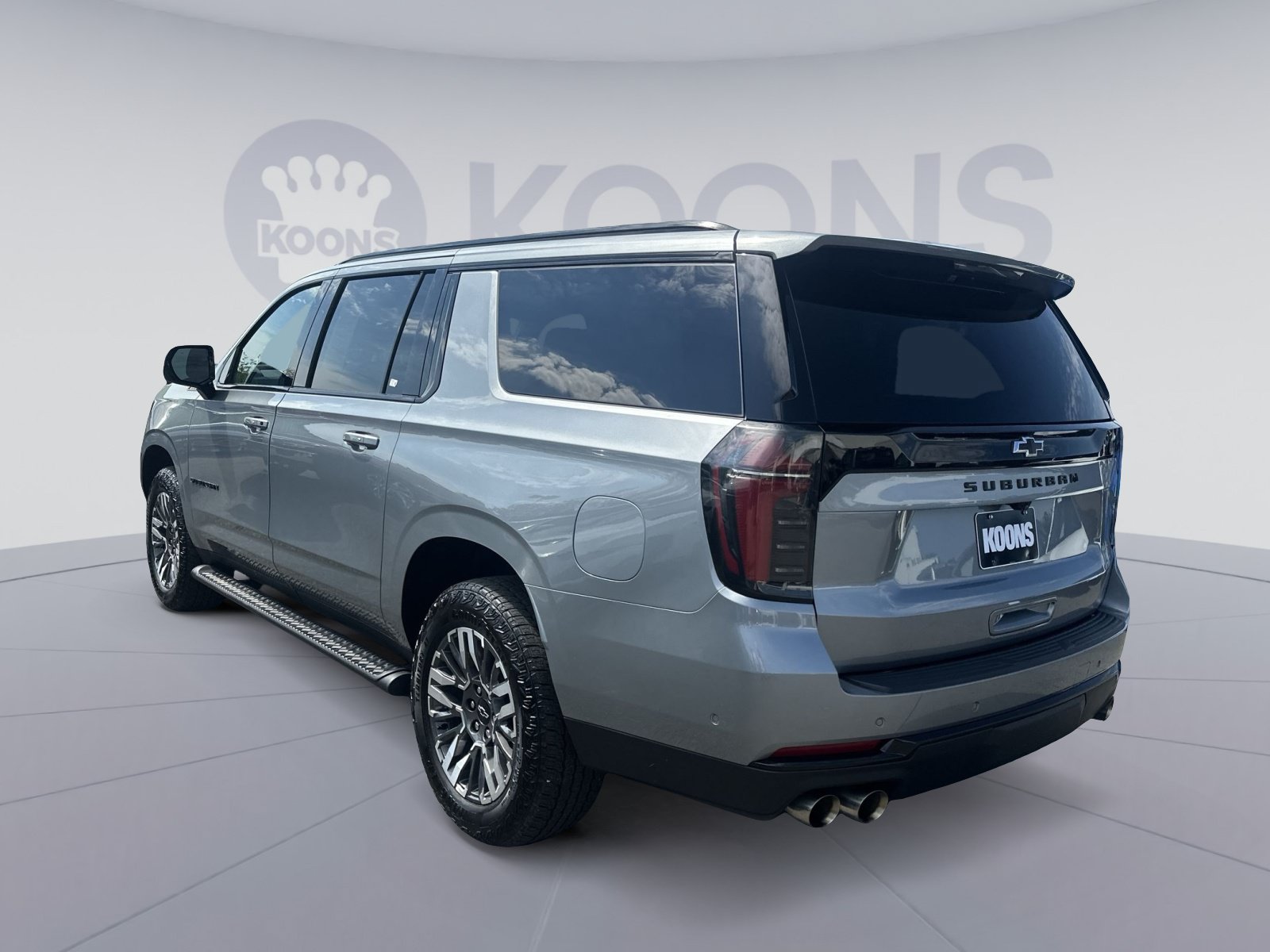 Used 2025 Chevrolet Suburban Z71 AWD/4WD image 14