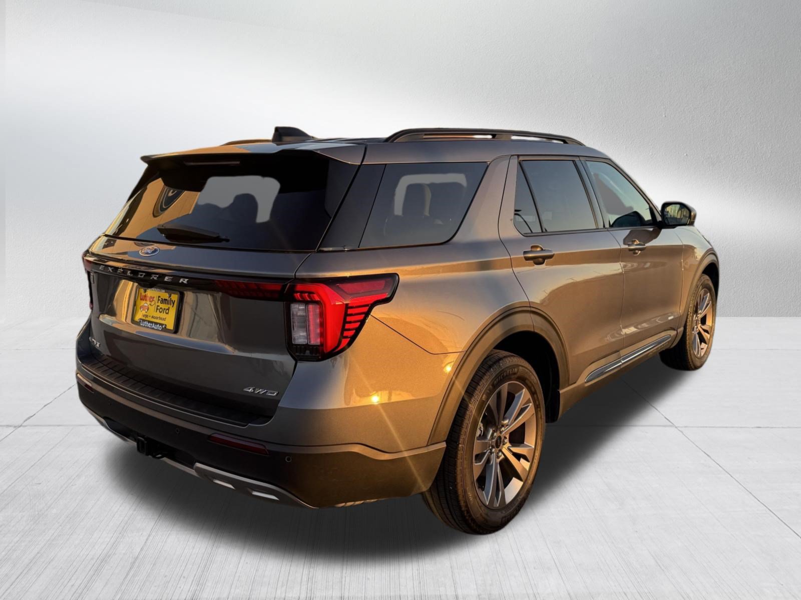 Certified 2025 Ford Explorer Active w/ Active Comfort Package AWD/4WD image 7