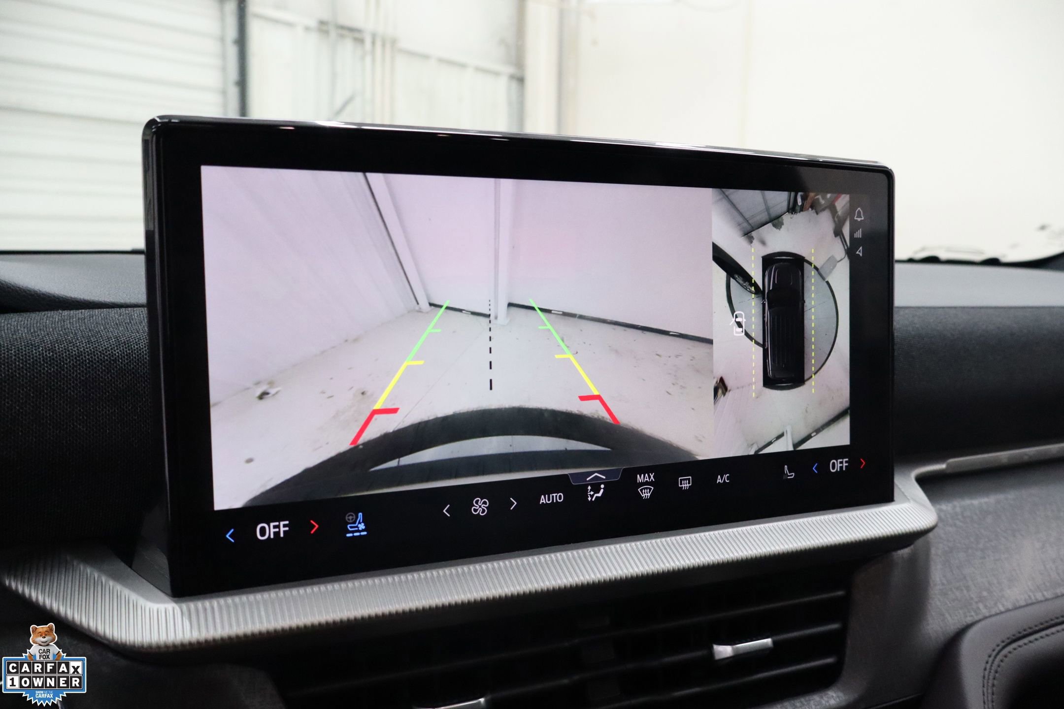 Certified 2025 Ford Explorer Platinum RWD image 28