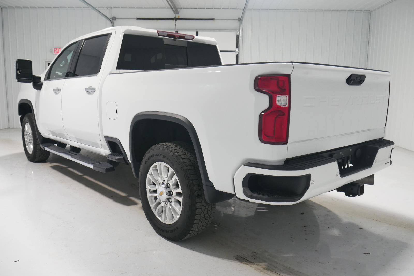 Used 2022 Chevrolet Silverado 2500 High Country image 3