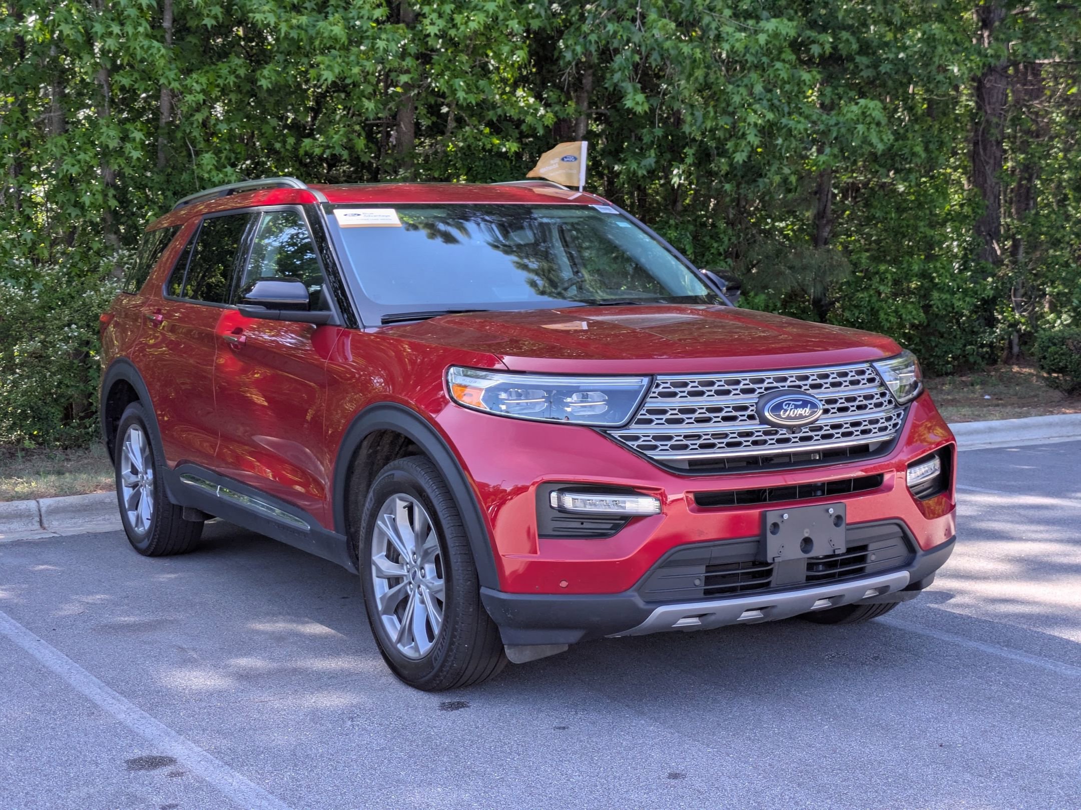 Certified 2024 Ford Explorer Limited w/ Limited Technology Package AWD/4WD image 2