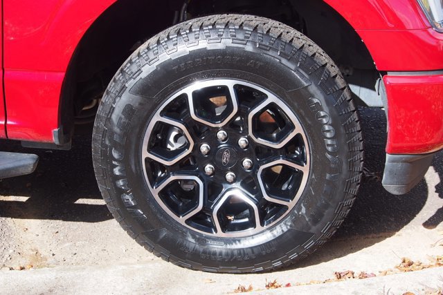 Certified 2022 Ford F150 XLT w/ Equipment Group 302A High image 10