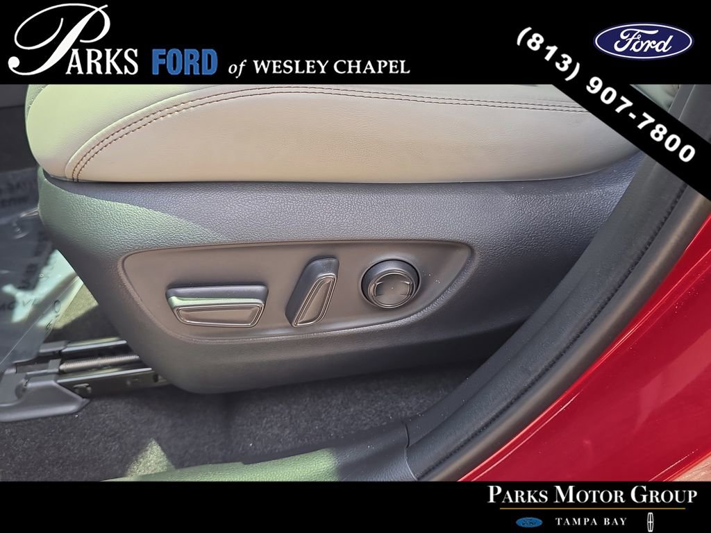 Used 2023 Toyota RAV4 Limited AWD/4WD image 19