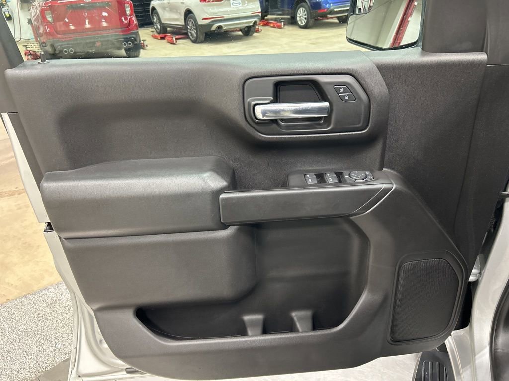 Used 2019 Chevrolet Silverado 1500 Custom w/ Trailering Package image 13