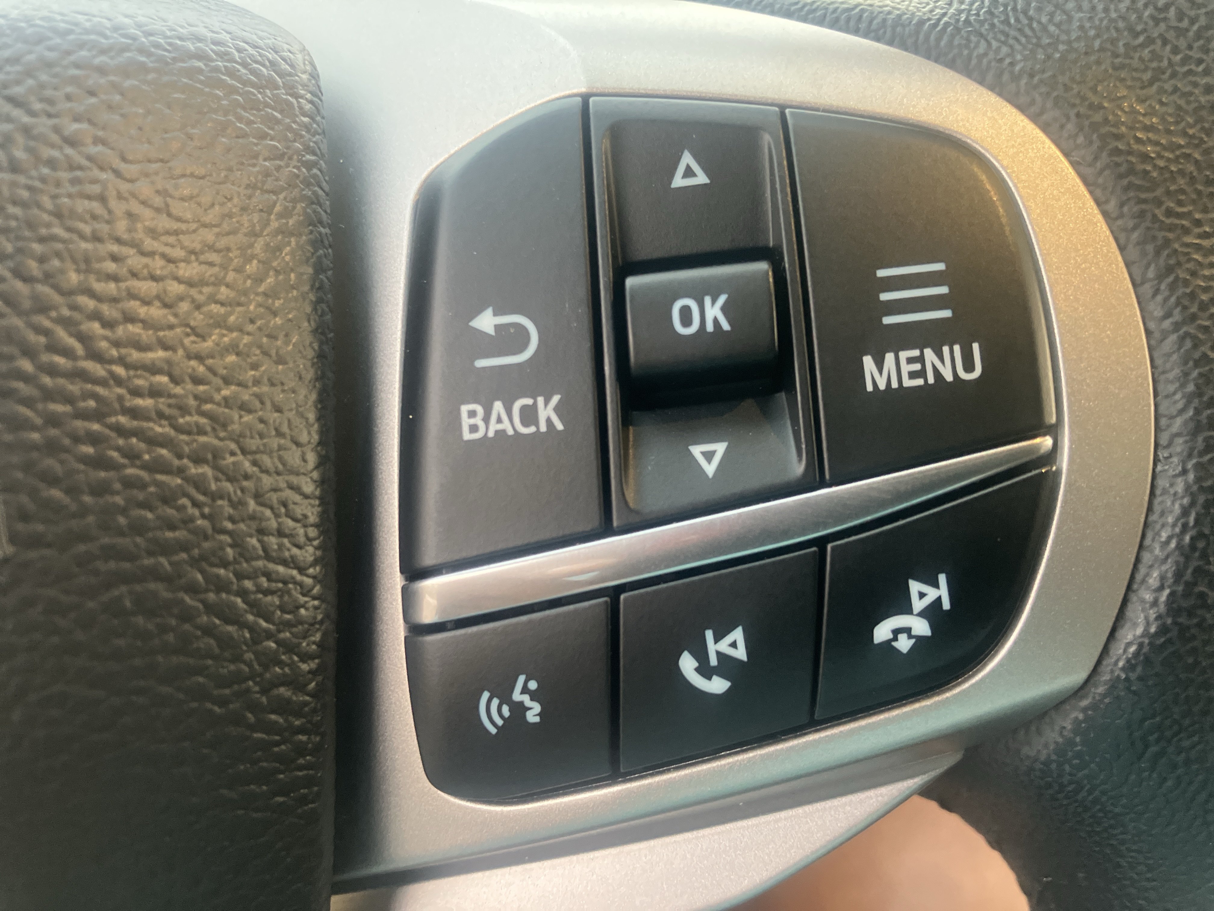 Certified 2023 Ford Explorer XLT w/ Equipment Group 202A AWD/4WD image 25