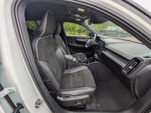 Used 2019 Volvo XC40 T5 R-Design AWD/4WD image 35
