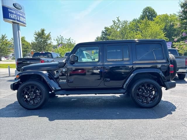 Used 2023 Jeep Wrangler Unlimited Sahara w/ Cold Weather Group AWD/4WD image 7