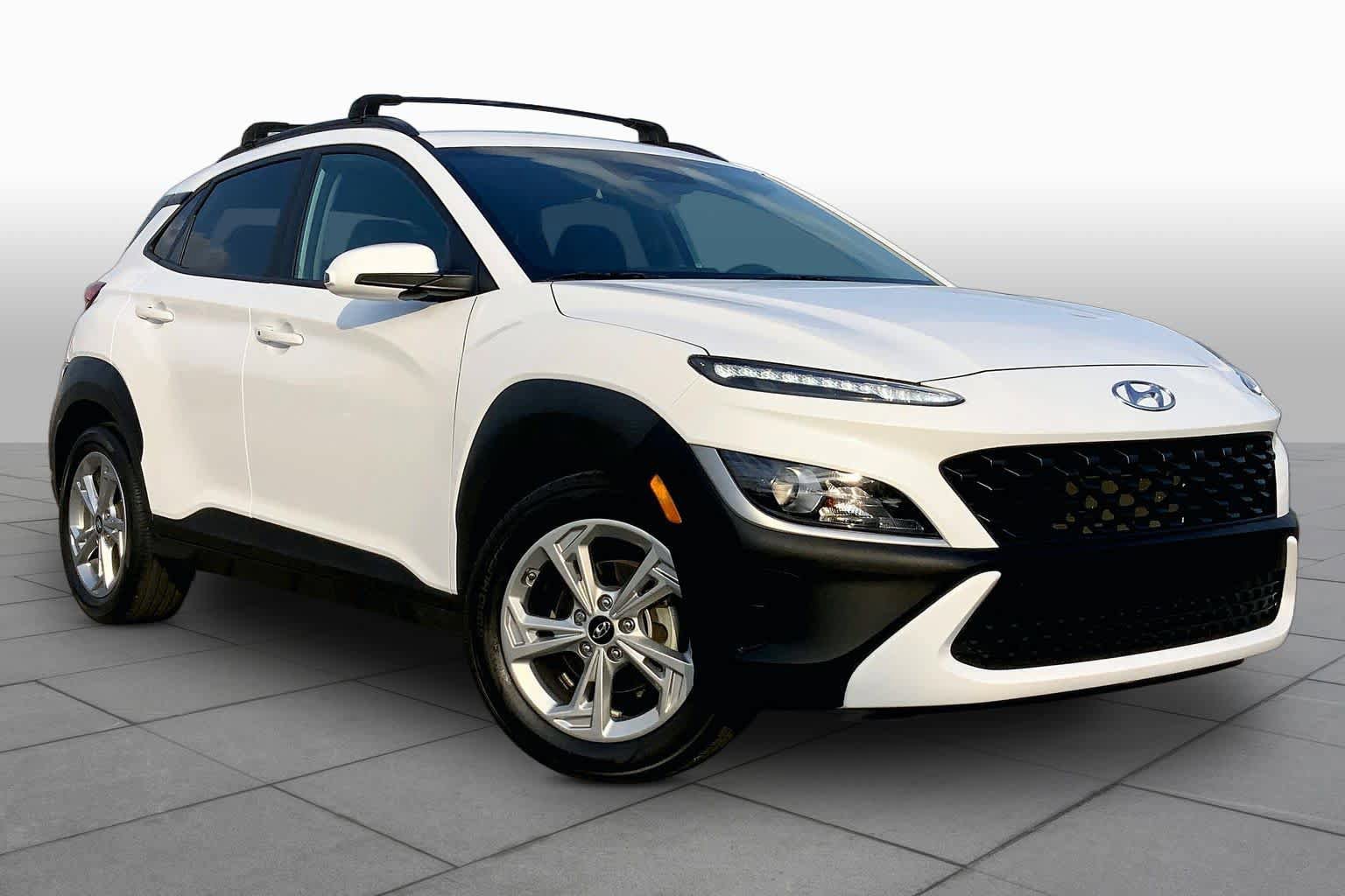 Used 2022 Hyundai Kona SEL FWD image 3