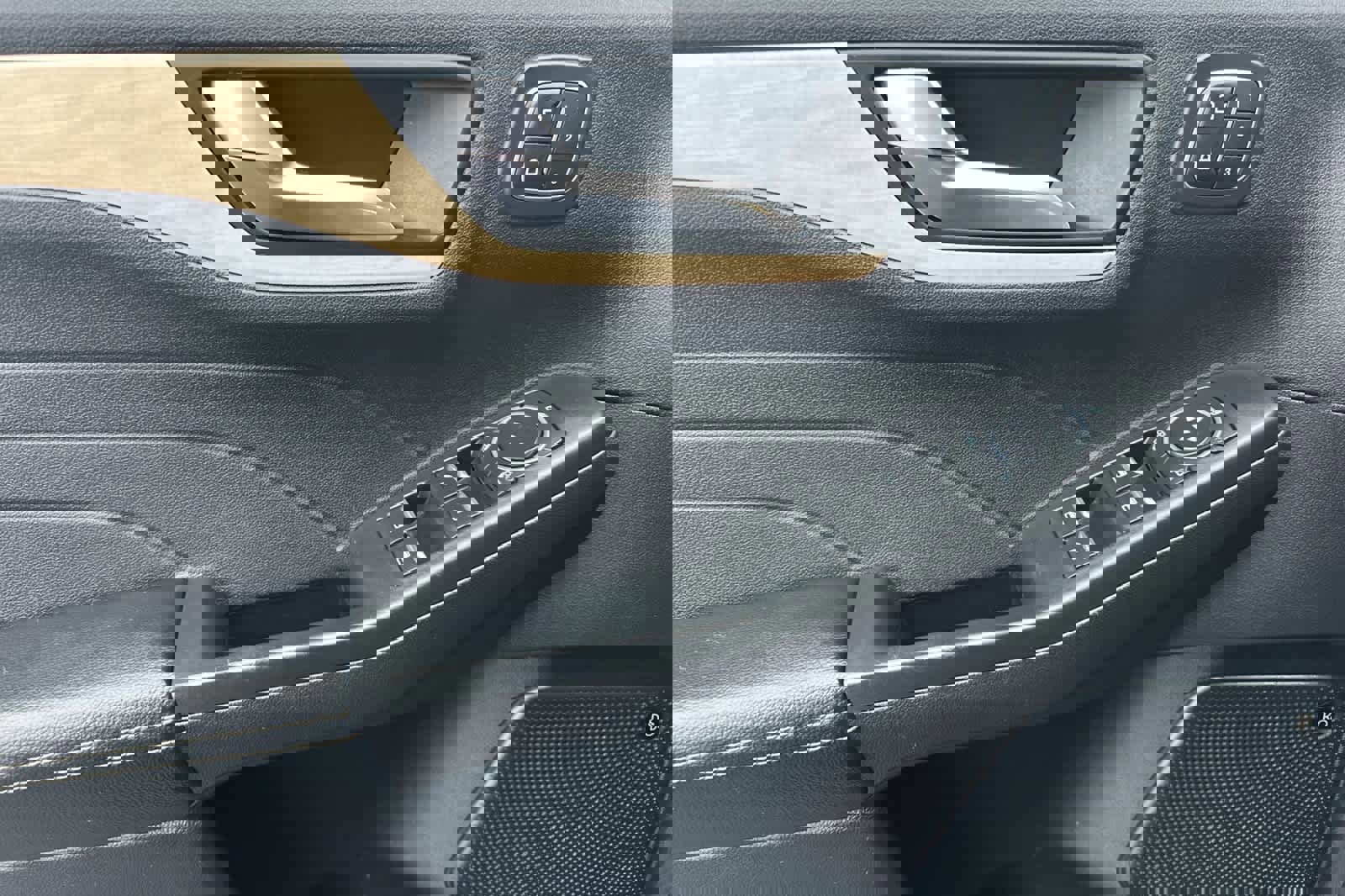 Certified 2022 Ford Escape Titanium w/ Titanium Premium Package image 12