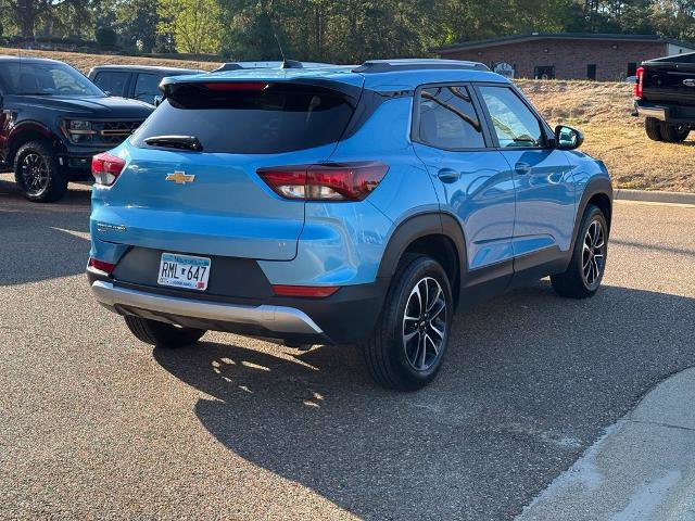 Used 2025 Chevrolet TrailBlazer LT AWD/4WD image 8