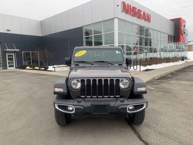 Used 2023 Jeep Gladiator Sport AWD/4WD image 2