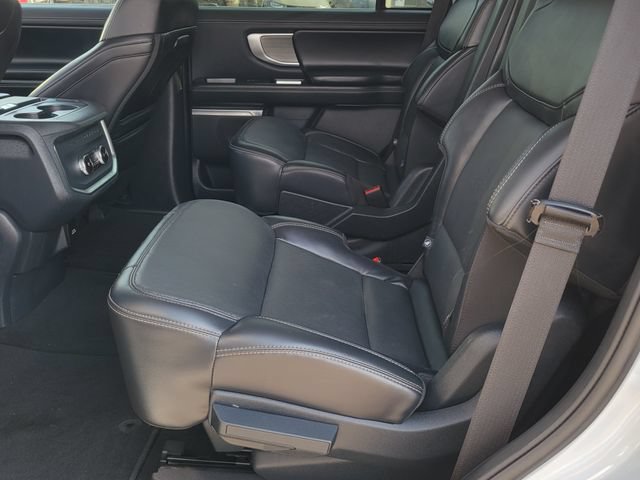 Certified 2025 Ford Expedition Platinum AWD/4WD image 8