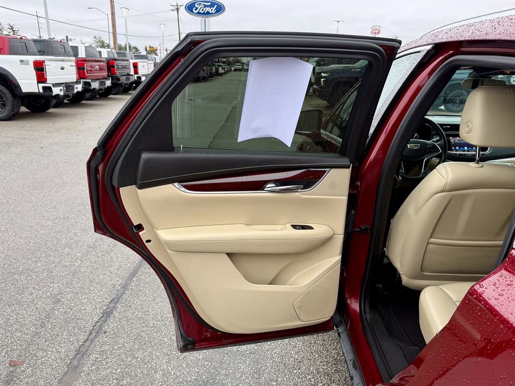 Used 2017 Cadillac XT5 Premium Luxury image 14