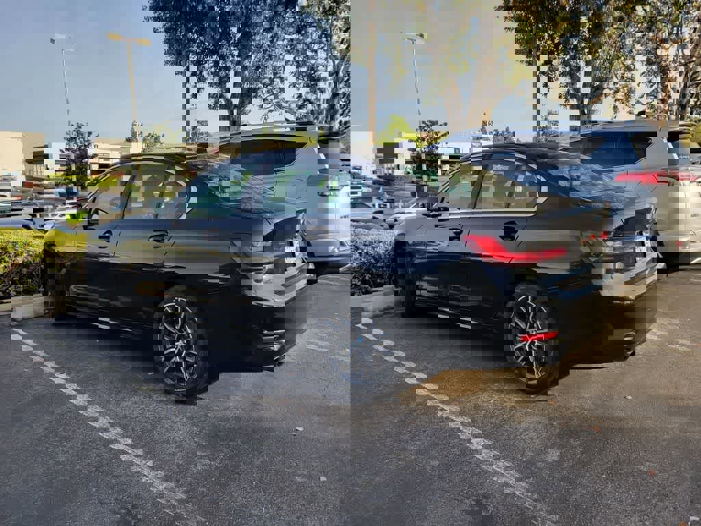 Used 2019 BMW 330i Sedan w/ Convenience Package image 4