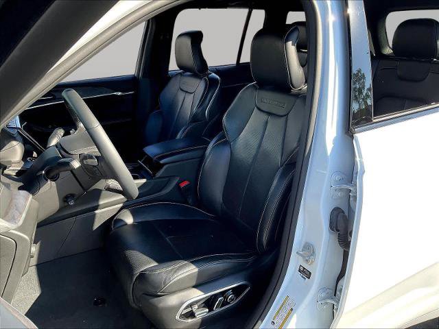 Used 2023 Jeep Grand Cherokee Overland w/ Advanced Protech Group III AWD/4WD image 23