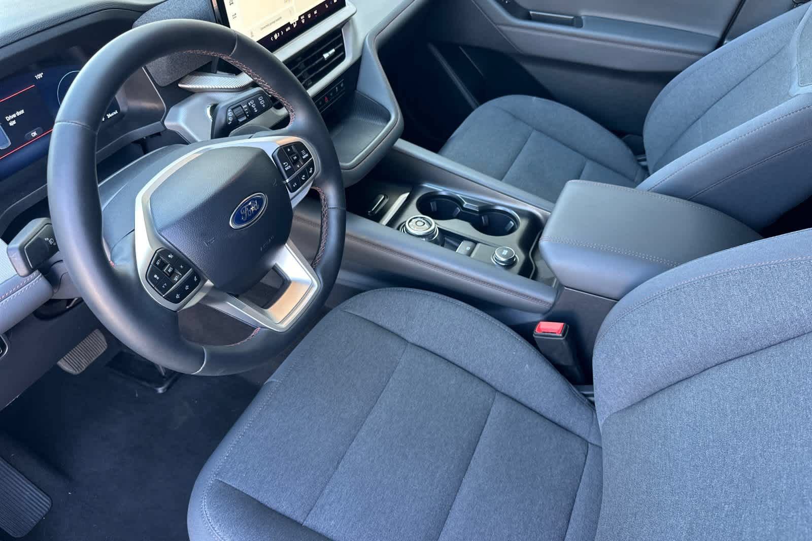 Certified 2025 Ford Explorer Active RWD image 12