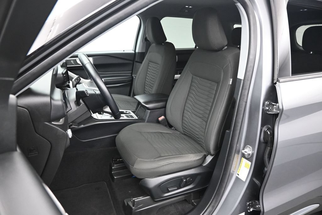 Certified 2021 Ford Explorer XLT RWD image 19