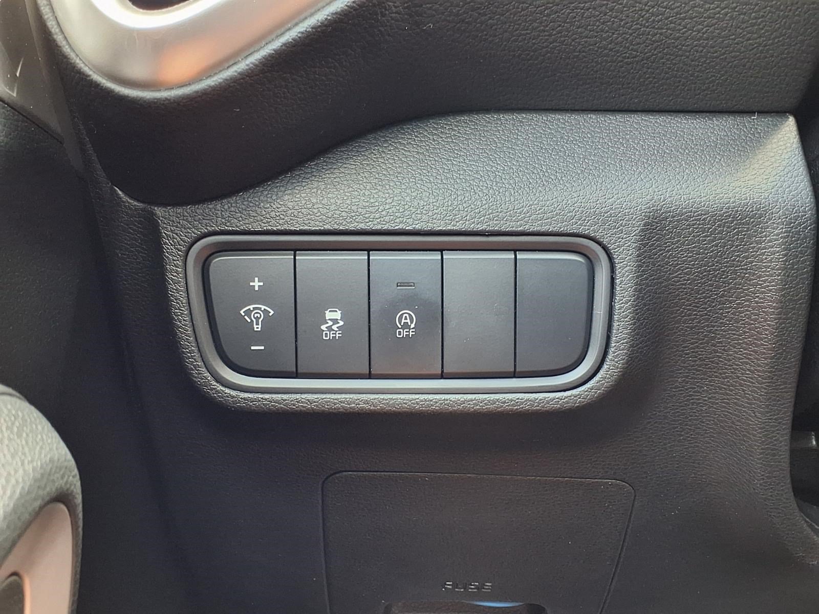 Used 2023 Kia Soul LX w/ LX Technology Package FWD image 24