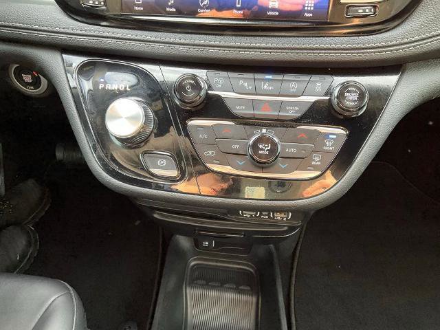 Used 2024 Chrysler Pacifica Touring-L w/ S Appearance Package image 19