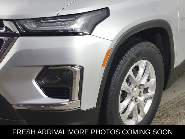Used 2022 Chevrolet Traverse LS image 9