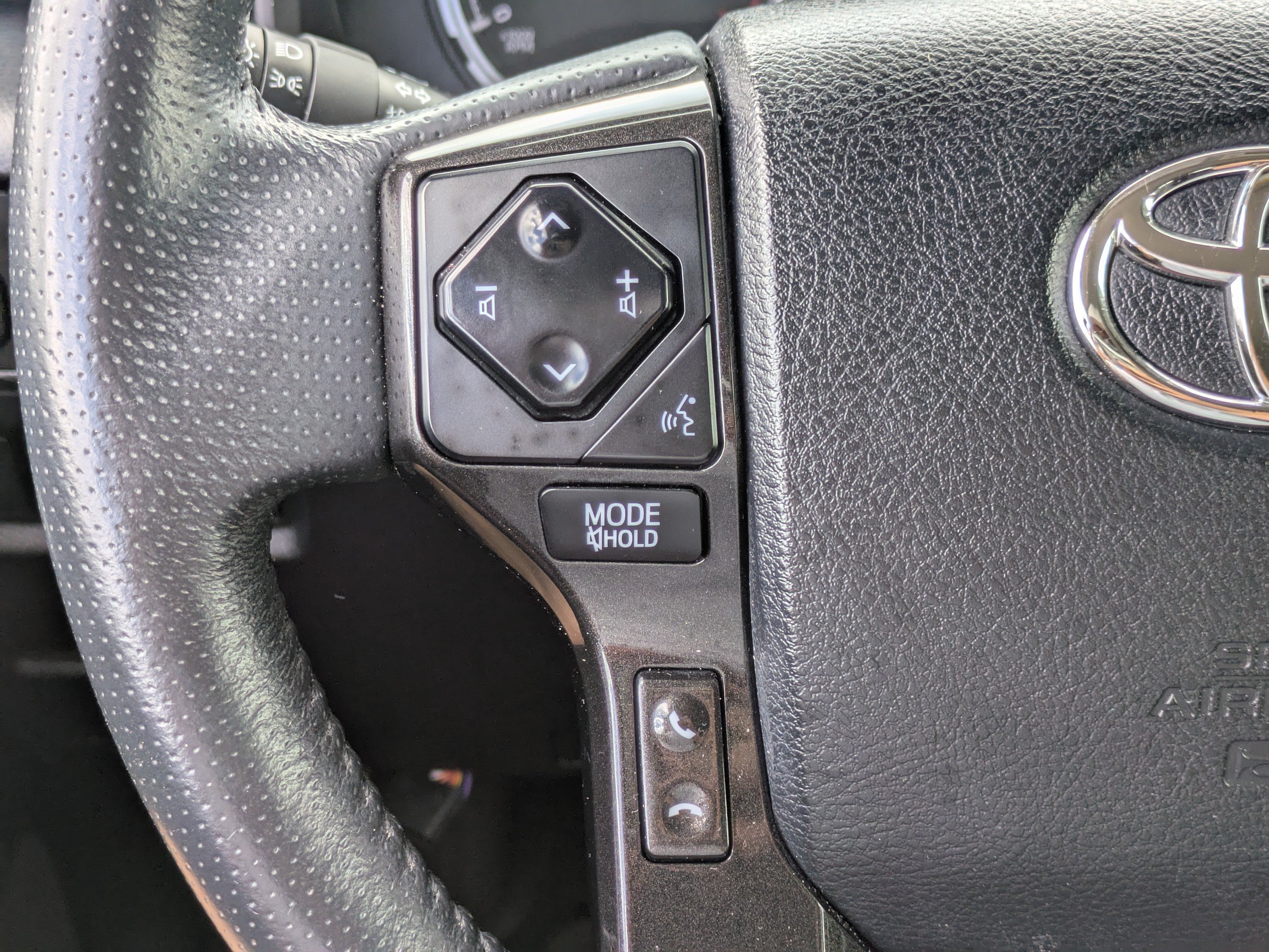 Used 2020 Toyota 4Runner TRD Off-Road AWD/4WD image 21