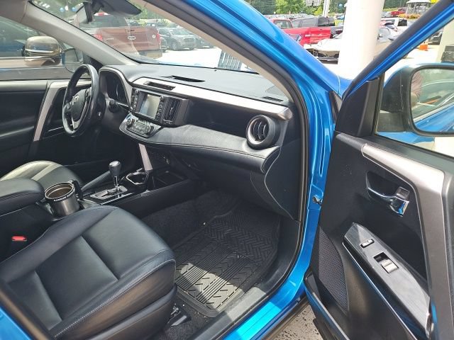 Used 2018 Toyota RAV4 Limited AWD/4WD image 34