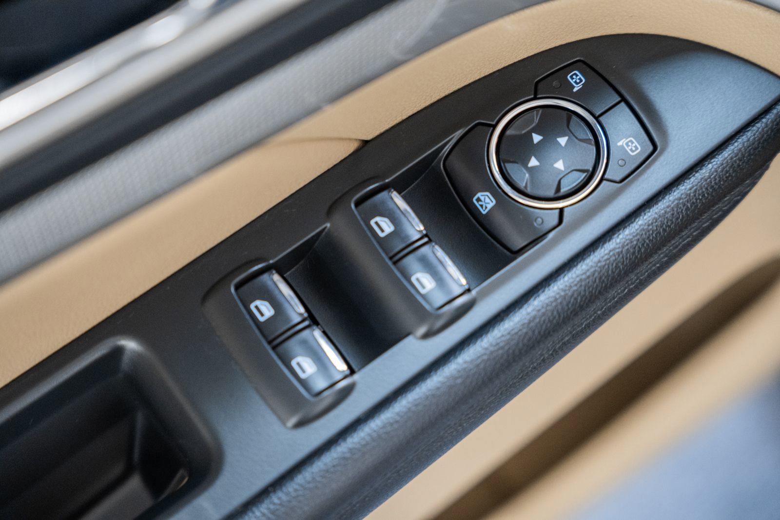 Certified 2017 Ford Explorer XLT w/ Equipment Group 202A image 43