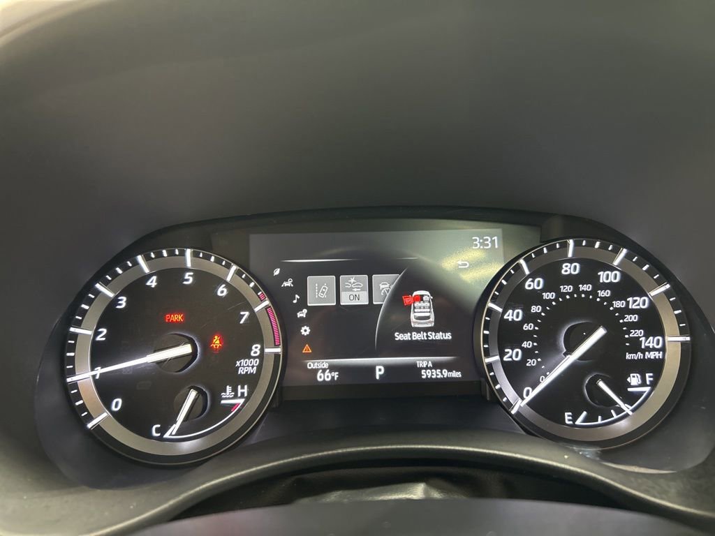 Used 2021 Toyota Highlander XLE AWD/4WD image 17