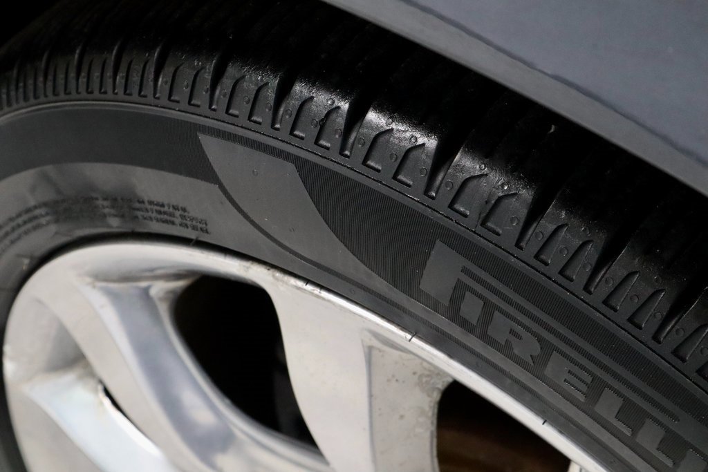 Used 2018 Chrysler 300 Touring L image 20